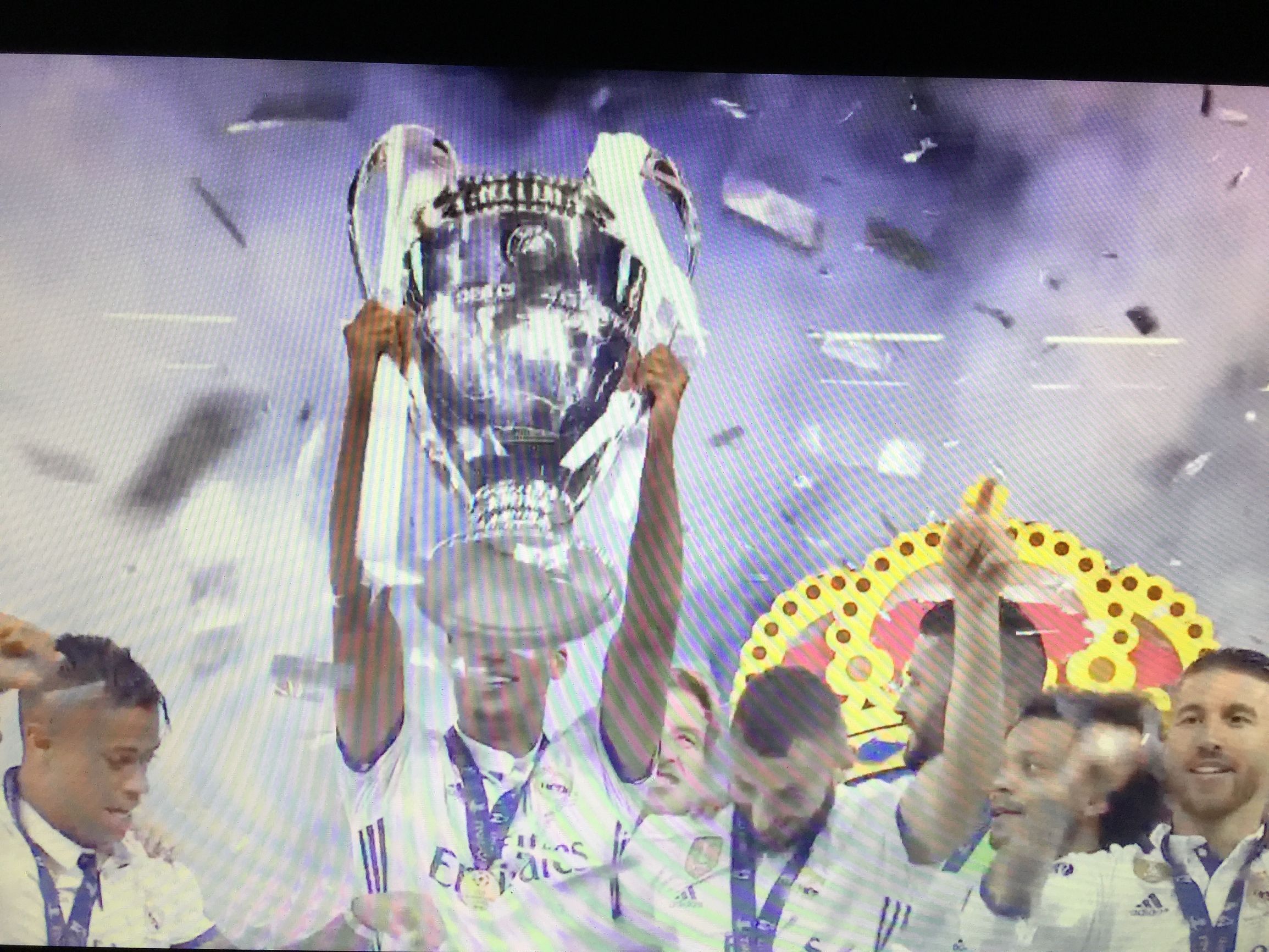 17-18欧冠皇马vs尤文图斯回放,2022欧冠皇马夺冠伯纳乌现场