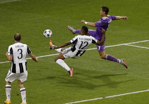 齐达内三大绝招,齐达内惊人的操作