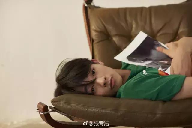 张宥浩撞脸易烊千玺,张宥浩长得像金城武