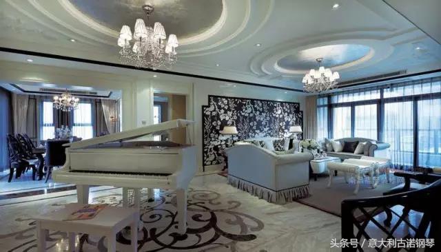 钢琴搬回家方法,钢琴在客厅如何布置