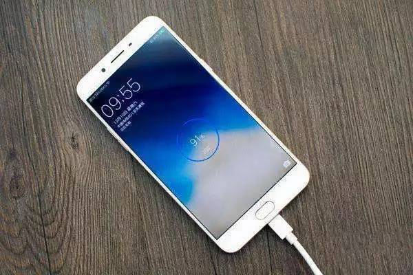 手机知识情报局｜手机发热怎么办？凯特帮你来支招！