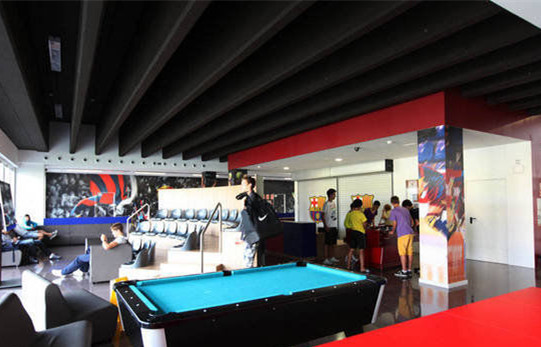 足球青训拉玛西亚,世纪红蓝珠金椰