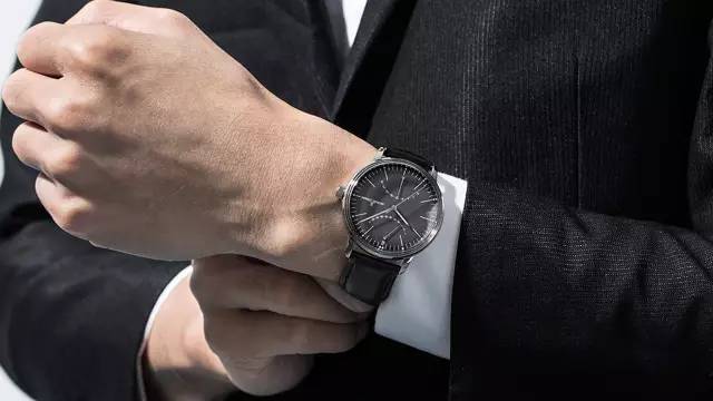 dw最经典的一款手表,最受年轻人欢迎的dw手表