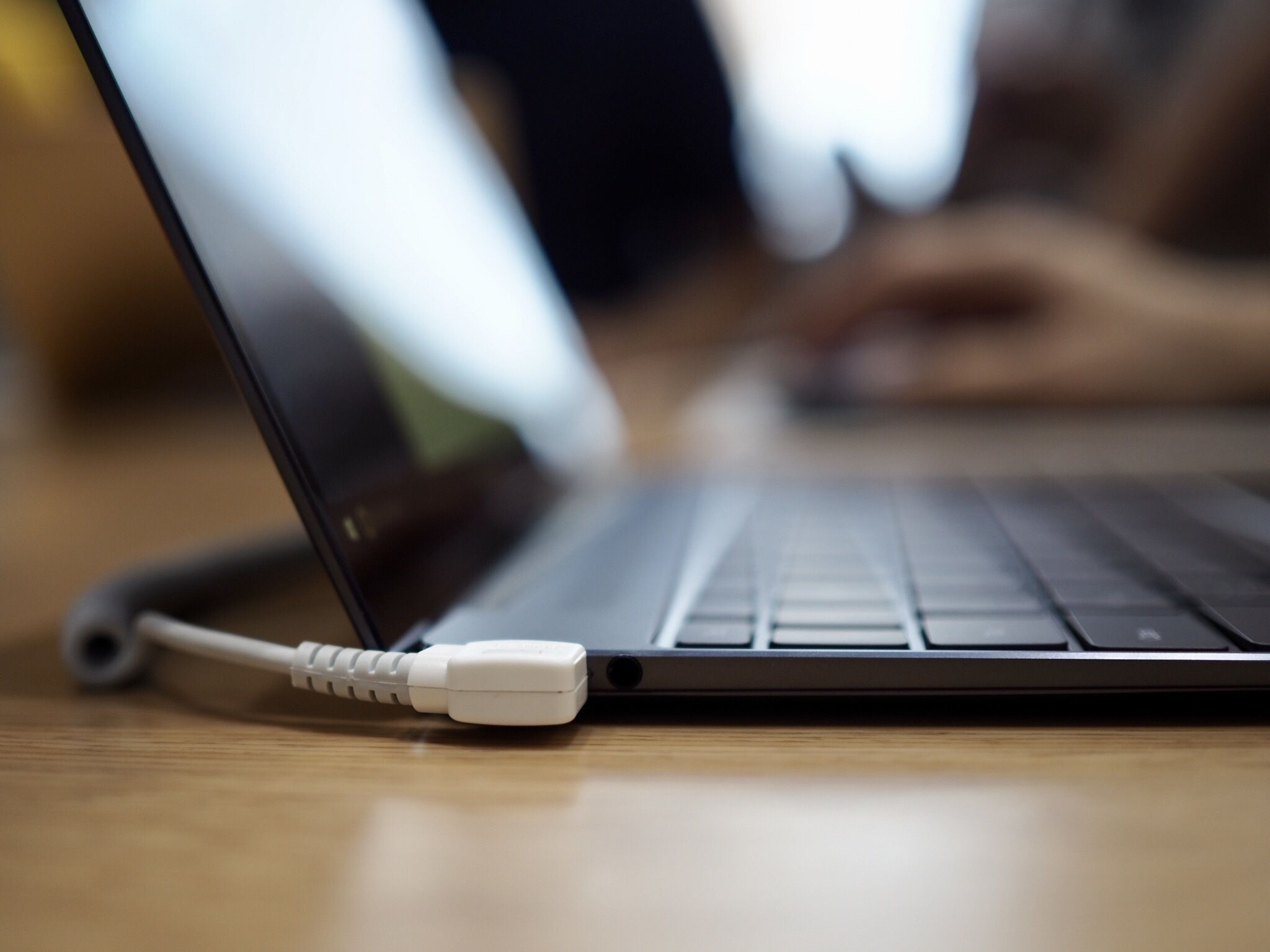 华为新款笔记本和苹果笔记本对比,华为即将出的新笔记本二合一