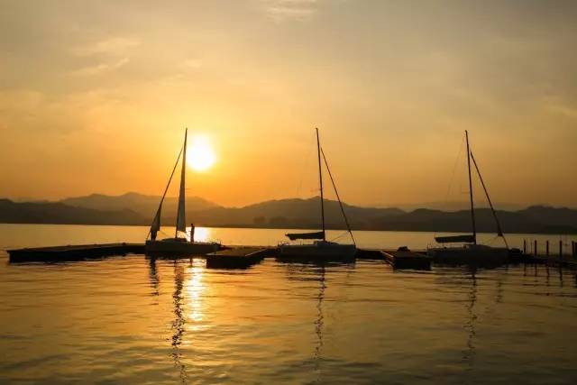 初夏阳光下太平湖沐心酒店风景,太平湖旅游攻略酒店