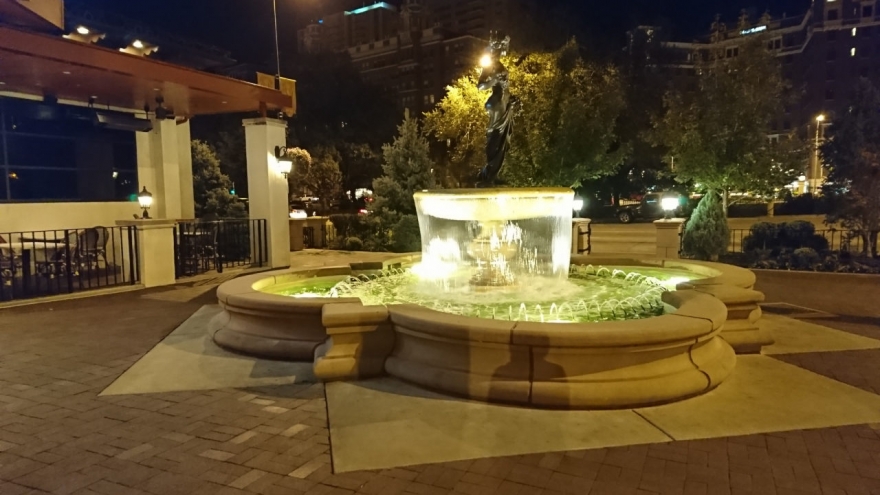 索尼xperia1iii对比三星s21u,小内存