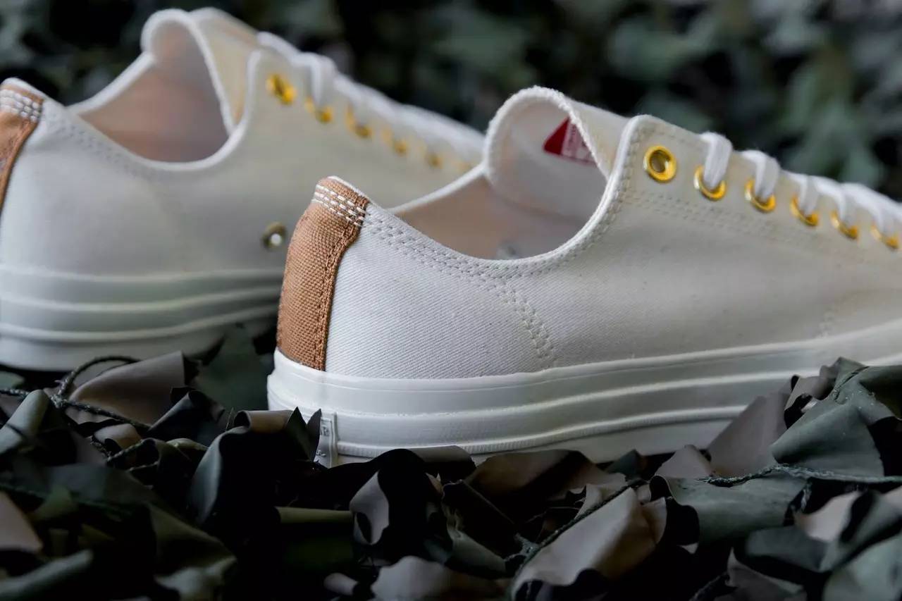 “看到这4双联名球鞋，就知道贫穷没有抛弃我”