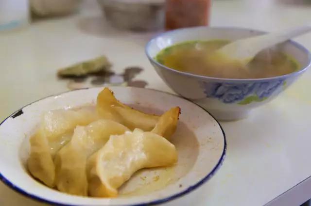 暴走上海18家锅贴店，给你最强测评分析！扛把子居然在...