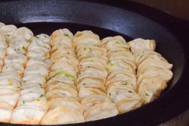 暴走上海18家锅贴店，给你最强测评分析！扛把子居然在...