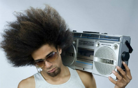 别把耳鸣不当事，生活中的“错爱”分分钟伤害你的耳朵！