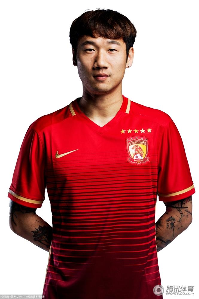 广州恒大新赛季官方写真照图片,恒大赛季最霸气的海报