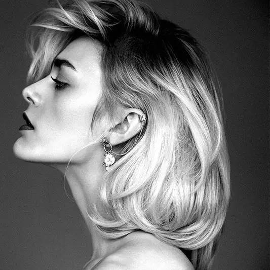 别的变美都要靠整，唯独华发三千，你值得拥有