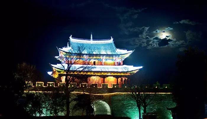 夏天就该去玩,夏天就去丽江旅游