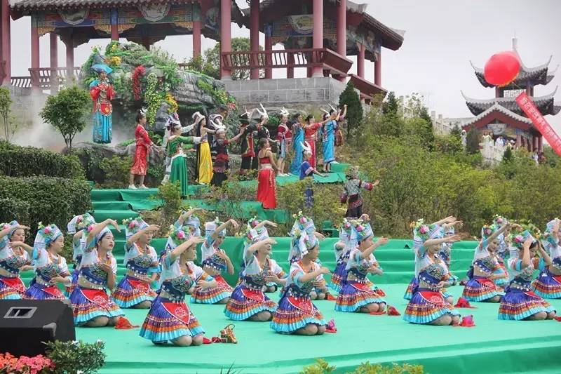 牵手茶人聚匀城，拥抱世界品香茗