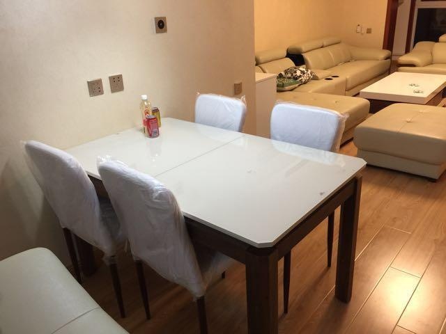 家里房子划进成都五环了，装修好后，一进门就看到一个智能鞋柜，温馨又方便！