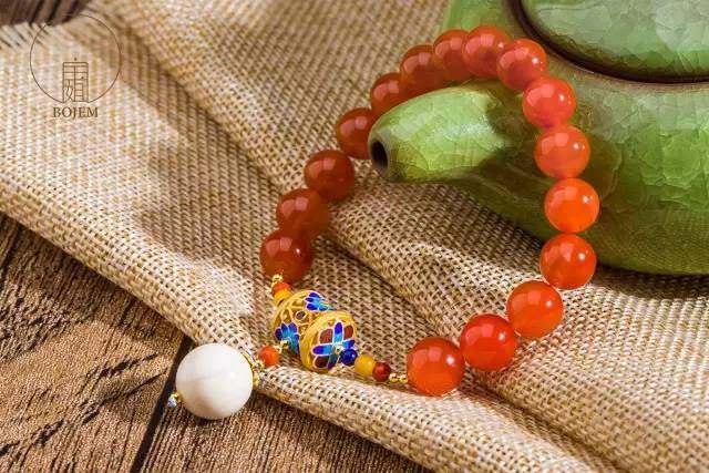 南红手串会升值吗,南红手串多年后有变化