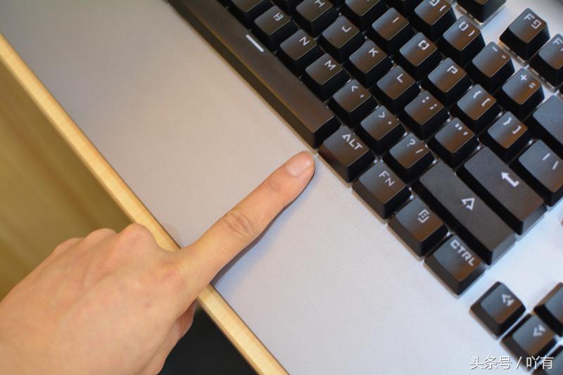 最帅的有弧度的机械键盘,性价比最高的入门级机械键盘