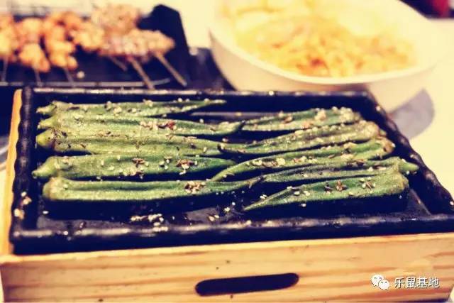 小秋葵有什么好吃的,夏天要多吃秋葵教你新吃法