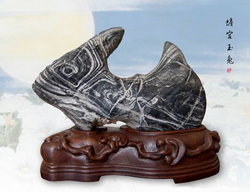 此石几十年来价格一直很高，要个带洞或象形更是高的要命