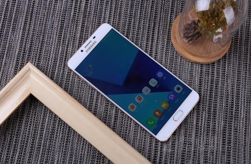 攀登手机拍照高峰，6英寸1080大屏，让你玩到爽