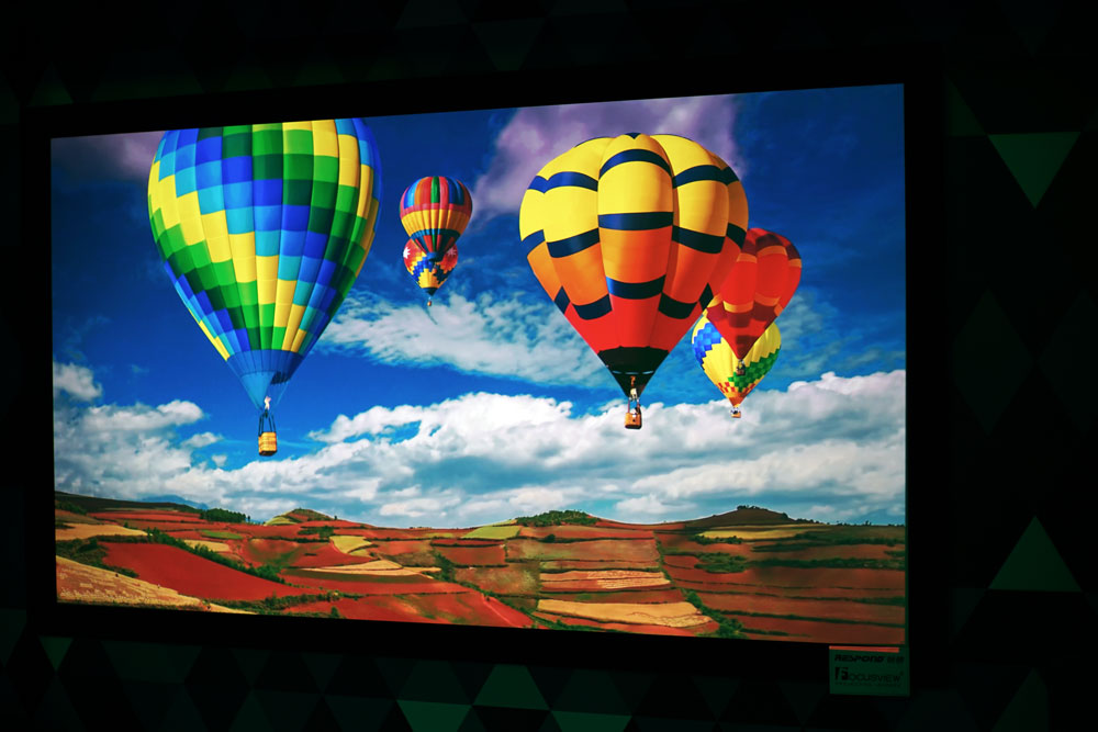 奥图码和爱普生4k投影仪哪个好,奥图码全高清家用投影机评测