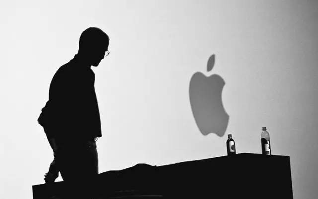 你也许喜欢iPhone，但不一定会喜欢它的发明者！