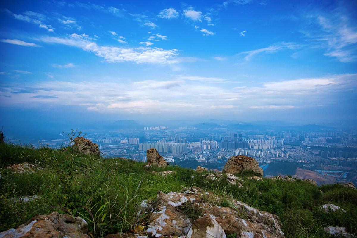 昆明长虫山游玩攻略路线,爬昆明长虫山夜景的攻略