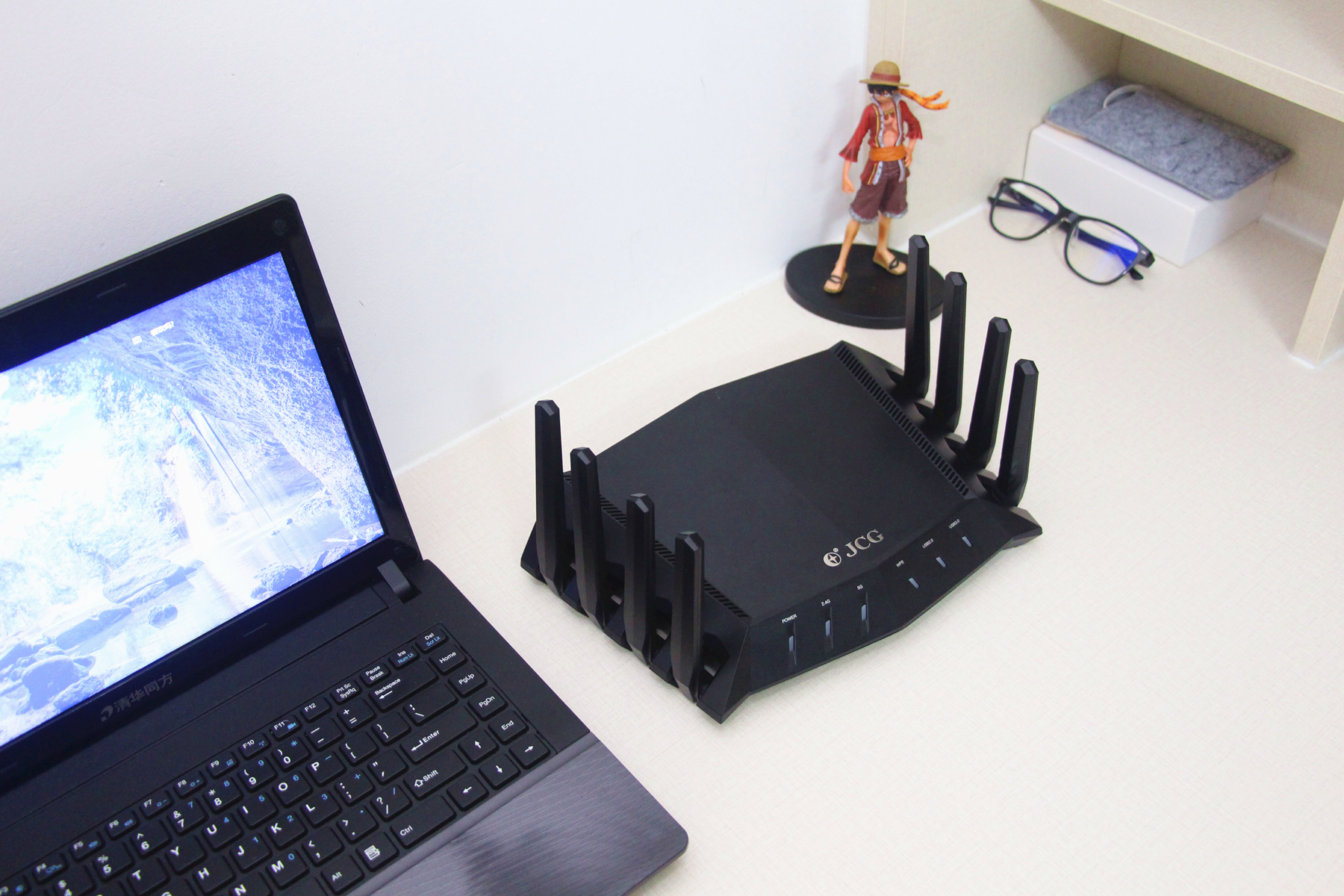 8根低损耗高增益天线，超强信号，游戏玩家必备装备--金刚狼体验