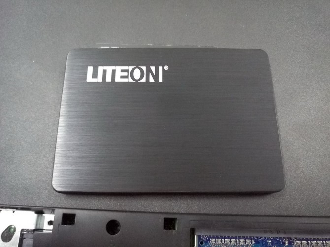 华硕笔记本k450拆机清灰教程,华硕笔记本k550j怎么换硬盘