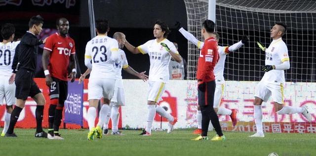 王迪中超争议判罚,中超裁判王迪深度解析