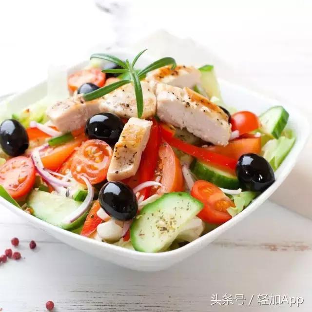 吃蔬菜沙拉汁会胖吗,晚上九点吃蔬菜沙拉会胖吗