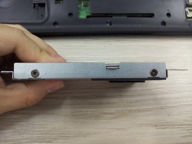 华硕笔记本k450拆机清灰教程,华硕笔记本k550j怎么换硬盘