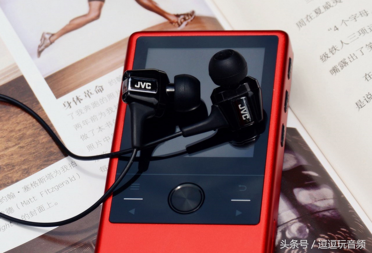 一款兼具颜值和黑科技的双动圈耳塞：JVCFXT100