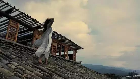 这对60后夫妻不惜卖掉公司，只为一间100多岁的白族老宅，连剑桥教授、《国家地理》都被他们吸粉