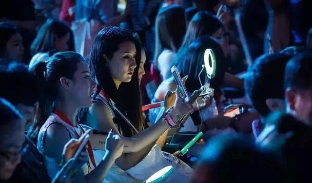 如何在直播行业更好的存活下去,直播运营前景与现状分析