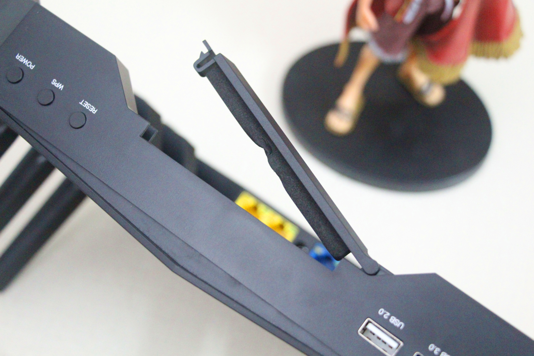 8根低损耗高增益天线，超强信号，游戏玩家必备装备--金刚狼体验