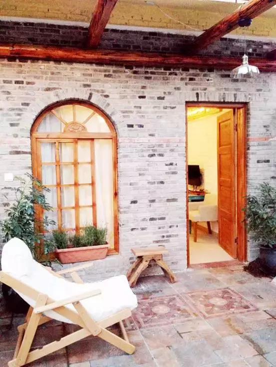 这对60后夫妻不惜卖掉公司，只为一间100多岁的白族老宅，连剑桥教授、《国家地理》都被他们吸粉