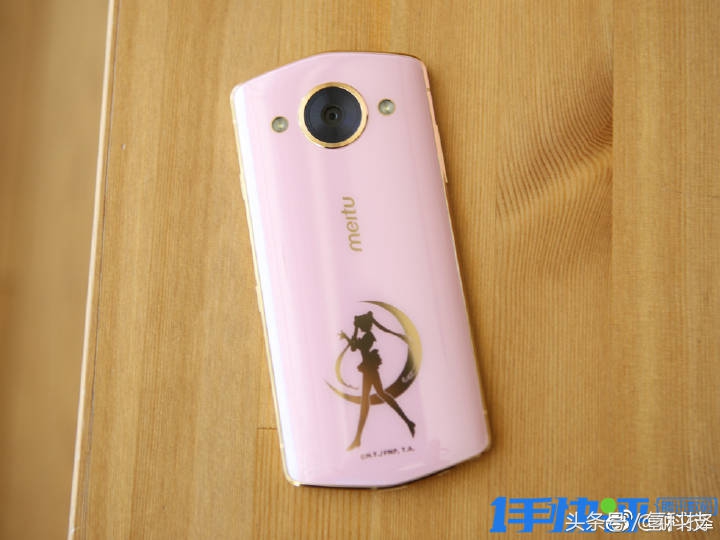 这款手机比小米6光荣9更火，国外售价可买10部iPhone8！