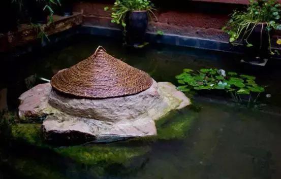 这对60后夫妻不惜卖掉公司，只为一间100多岁的白族老宅，连剑桥教授、《国家地理》都被他们吸粉