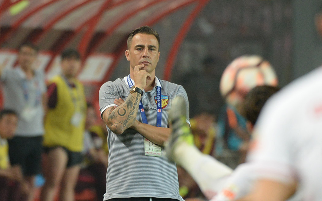 卡帅抱怨草皮完整视频,卡帅霸气回应外援