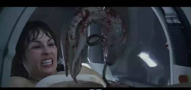 《异形：契约》：女生要开挂，男票先得挂……