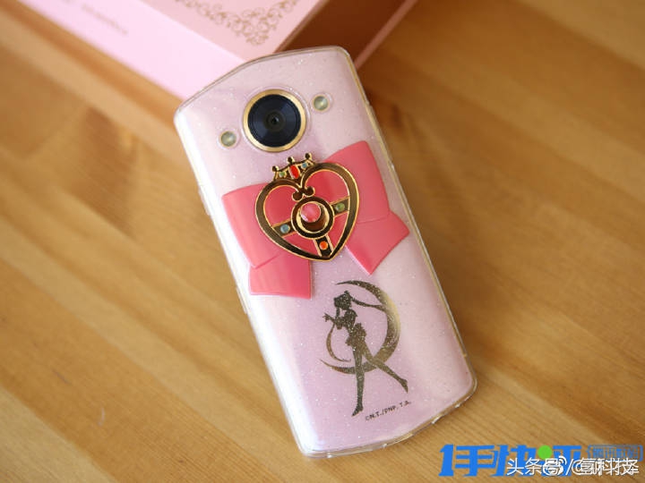 这款手机比小米6光荣9更火，国外售价可买10部iPhone8！