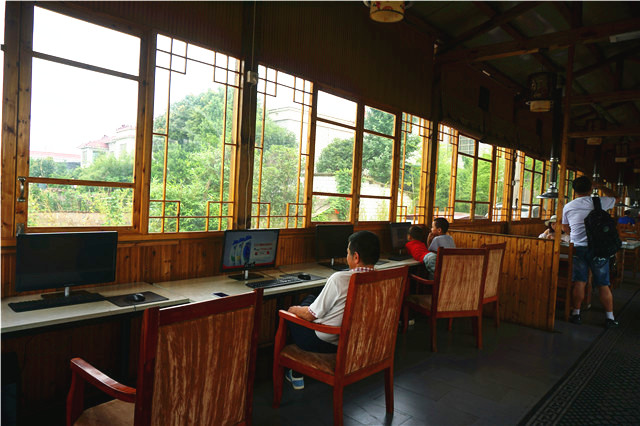 成都柴火鸡烤全羊江湖菜,岳塘区湘江小院烤全羊