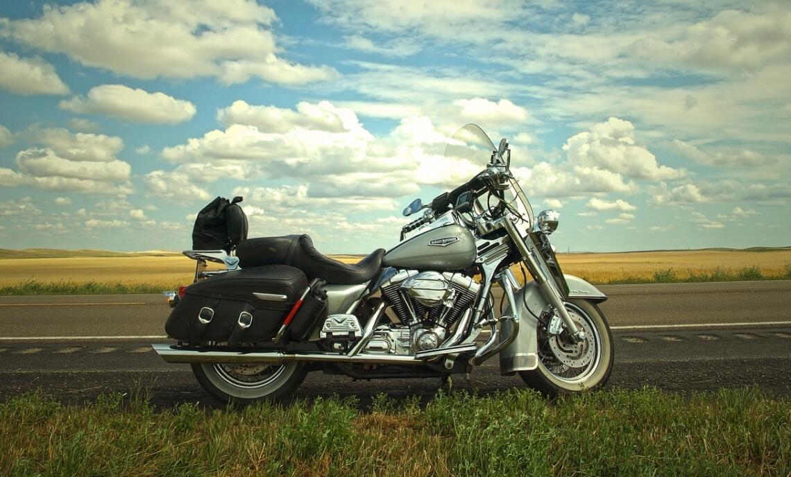 SANGEAN山进U4，被这个霸气的肌肉音响脸折服了，广场舞外放神器