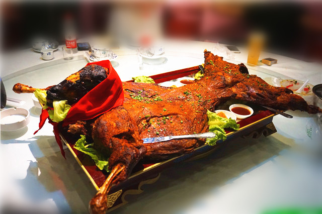 成都柴火鸡烤全羊江湖菜,岳塘区湘江小院烤全羊