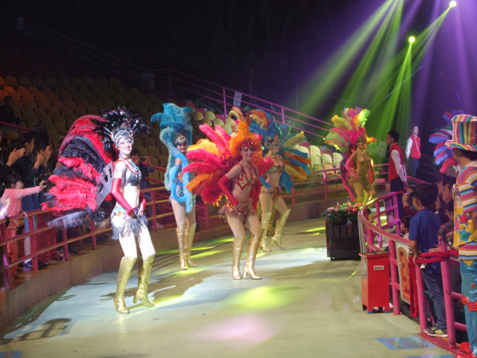 广州香港迪士尼一日游报团,长隆好玩还是迪士尼好玩