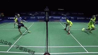 羽毛球单打前场球的打法和技巧,羽毛球单打发后场球的方法