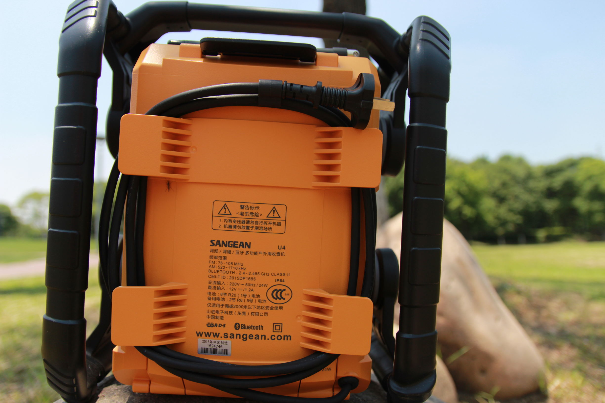 SANGEAN山进U4，被这个霸气的肌肉音响脸折服了，广场舞外放神器