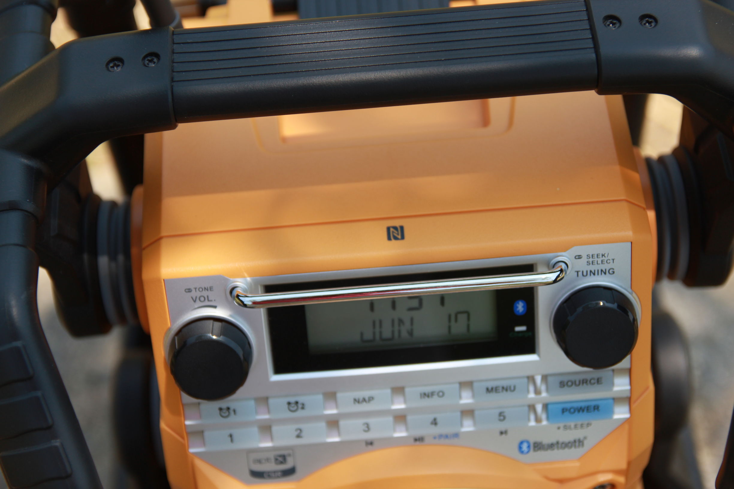 SANGEAN山进U4，被这个霸气的肌肉音响脸折服了，广场舞外放神器