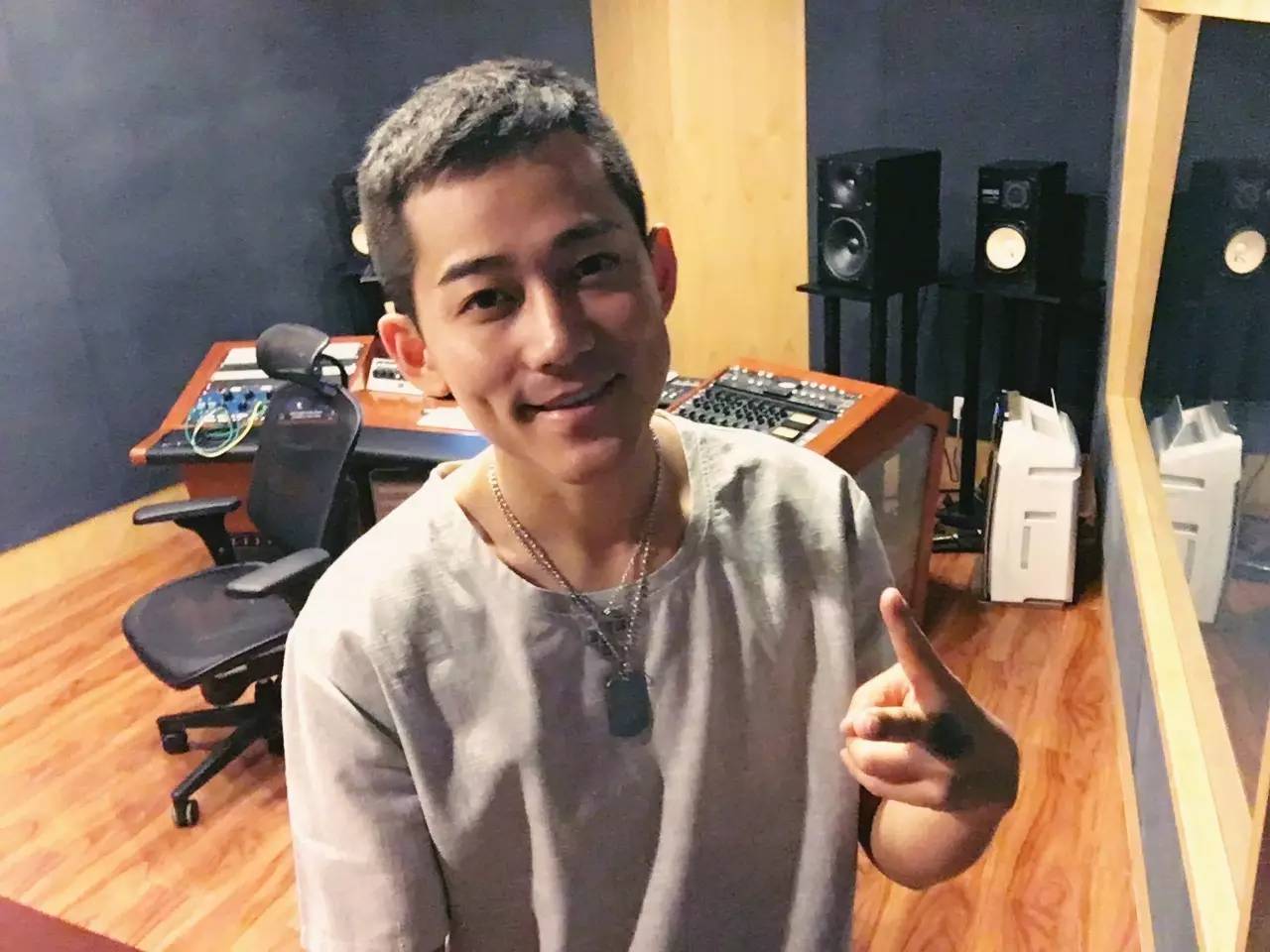 苏醒为梅西写歌,苏醒为梅西写的什么